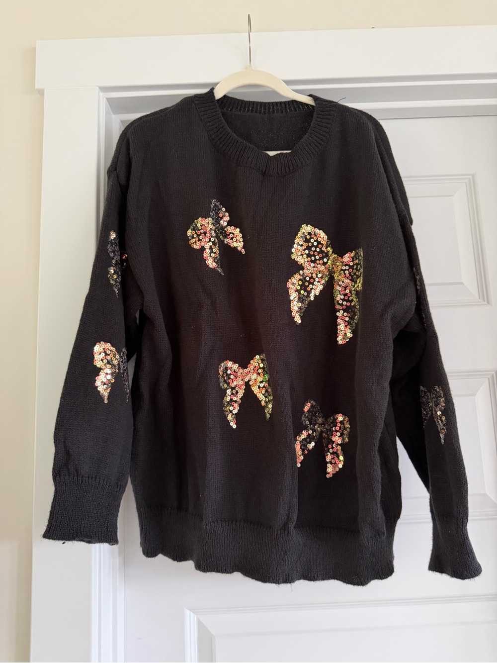 SHEIN Black Sweater with Multicolor Sequin Bows